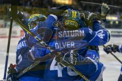 DEL - Eishockey - ERC Ingolstadt - Nürnberg Ice Tigers - Saison 2017/2018 - Jubel - Darin Olver (#40 ERCI) freut sich über den 3:0 Führungstreffer durch Tim Stapleton (#19 ERCI) - Foto: Meyer Jürgen