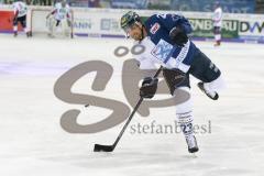 DEL - Eishockey - ERC Ingolstadt - Adler Mannheim - Saison 2017/2018 - Matt Pelech (#23 ERCI) beim warm machen  - Foto: Meyer Jürgen