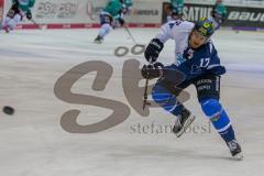 DEL - Eishockey - ERC Ingolstadt - Schwenninger Wild Wings - Saison 2017/2018 - Petr Taticek (#17 ERCI) beim warm machen - schuss - Foto: Meyer Jürgen