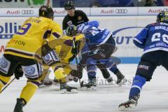 DEL - Eishockey - ERC Ingolstadt - Krefeld Pinguine - Saison 2017/2018 - Darin Olver (#40 ERCI) beim Bully - Foto: Meyer Jürgen