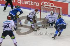 DEL - Eishockey - ERC Ingolstadt - Eisbären Berlin - Saison 2017/2018 - Brett Olson (#16 ERCI) mit einer Torchance - Petri Vehanen Torwart (#31 Berlin) - Foto: Meyer Jürgen