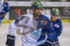 DEL - Eishockey - ERC Ingolstadt - Krefeld Pinguine - Saison 2017/2018 - Dustin Friesen (#14 ERCI) beim warm machen - Foto: Meyer Jürgen