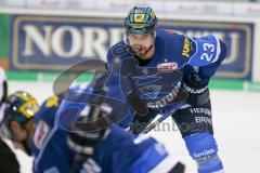 DEL - Eishockey - ERC Ingolstadt - EHC Red Bull München - Saison 2017/2018 - Matt Pelech (#23 ERCI) beim Bully - Foto: Meyer Jürgen