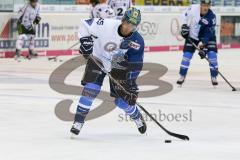 DEL - Eishockey - ERC Ingolstadt - Saison 2017/2018 - ERC Ingolstadt - Straubing Tigers - John Laliberte (#15 ERCI) beim warm machen - Foto: Meyer Jürgen