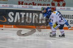 DEL - Eishockey - ERC Ingolstadt - Eisbären Berlin - Saison 2017/2018 - Matt Pelech (#23 ERCI) - Andre Rankel (#24 Berlin) - Foto: Meyer Jürgen