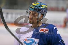 DEL - Eishockey - ERC Ingolstadt - Grizzlys Wolfsburg - Saison 2017/2018 - Matt Pelech (#23 ERCI) mit einem blauen Auge - Matt Pelech (#23 ERCI) bekam einen Puck in das Gesicht - Foto: Meyer Jürgen