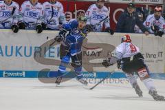 DEL - Eishockey - ERC Ingolstadt - Schwenninger Wild Wings - Saison 2017/2018 - Benedikt Schopper (#11 ERCI) mit einem Schuss auf das Tor - Foto: Meyer Jürgen