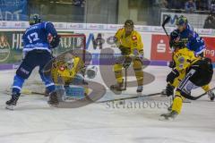 DEL - Eishockey - ERC Ingolstadt - Krefeld Pinguine - Saison 2017/2018 - Mike Collins (#13 ERCI) Pätzold Dimitri Torwart (#32 Krefeld) - Foto: Meyer Jürgen