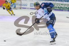DEL - Eishockey - ERC Ingolstadt - Krefeld Pinguine - Saison 2017/2018 - Matt Pelech (#23 ERCI) beim warm machen - Foto: Meyer Jürgen