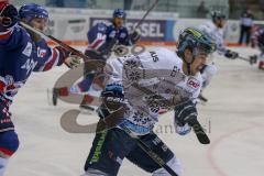 DEL - Eishockey - ERC Ingolstadt - Adler Mannheim - Saison 2017/2018 - Fabio Wagner (#5 ERCI) bekommt 2 min wegen halten des Stockes - Foto: Meyer Jürgen