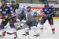 DEL - Eishockey - ERC Ingolstadt - Adler Mannheim - Saison 2017/2018 - Darin Olver (#40 ERCI) - Greg Mauldin (#20 ERCI) - Thomas Larkin (#37 Mannheim) - Garett Festerling (#14 Mannheim) - Foto: Meyer Jürgen