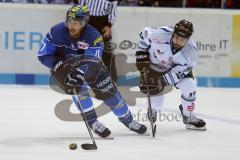 DEL - Eishockey - ERC Ingolstadt - Saison 2017/2018 - ERC Ingolstadt - Straubing Tigers - Petr Taticek (#17 ERCI) - Steven Zalewski (Nr.15, Straubing Tigers) - Foto: Meyer Jürgen