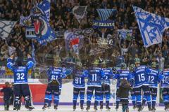 DEL - Eishockey - ERC Ingolstadt - EHC Red Bull München - Saison 2017/2018 - Die Mannschaft bedankt sich bei den Fans - jubel - Foto: Meyer Jürgen