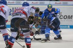DEL - Eishockey - Playoffs - Spiel 1 - Viertelfinale - ERC Ingolstadt - Adler Mannheim - Saison 2017/2018 - Brett Olson (#16 ERCI) beim Bully - Foto: Meyer Jürgen