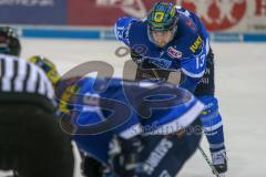 DEL - Eishockey - Playoff - Viertelfinale -  Spiel 5 - ERC Ingolstadt - Adler Mannheim - Saison 2017/2018 - Mike Collins (#13 ERCI) beim Bully - Foto: Meyer Jürgen