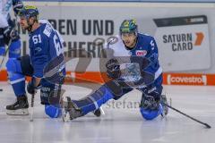 DEL - Eishockey - Playoff - Viertelfinale -  Spiel3 - ERC Ingolstadt - Adler Mannheim - Saison 2017/2018 - Fabio Wagner (#5 ERCI) - David Elsner (#61 ERCI) beim warm machen - Foto: Meyer Jürgen