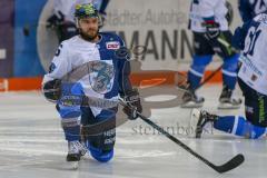DEL - Eishockey - Playoffs - Spiel 1 - Viertelfinale - ERC Ingolstadt - Adler Mannheim - Saison 2017/2018 - Brett Olson (#16 ERCI) beim warm machen  - Foto: Meyer Jürgen