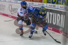 DEL - Eishockey - Playoff - Viertelfinale -  Spiel 5 - ERC Ingolstadt - Adler Mannheim - Saison 2017/2018 - Darin Olver (#40 ERCI) - Nicolai Goc (#77 Mannheim) - Foto: Meyer Jürgen
