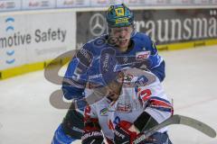 DEL - Eishockey - Playoffs - Spiel 1 - Viertelfinale - ERC Ingolstadt - Adler Mannheim - Saison 2017/2018 - Fabio Wagner (#5 ERCI) - Chad Kolarik (#42 Mannheim) - Foto: Meyer Jürgen