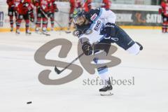 DEL - Eishockey - ERC Ingolstadt - Kölner Haie - Testspiel - Saison 2017/2018 - Matt Pelech (#23 ERCI) beim warm machen - Foto: Meyer Jürgen