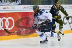 DEL - Eishockey - ERC Ingolstadt - Dornbirn Bulldogs - Saison 2017/2018 - Greg Mauldin (#20 ERCI) - Dàlvise Chris (#15 Dornbirn) - Foto: Meyer Jürgen