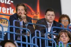 DEL - Eishockey - ERC Ingolstadt - Grizzlys Wolfsburg - Testspiel - Saison 2017/2018 - Timo Pielmeier (#51Torwart ERCI) auf der Tribüne links - Joachim Ramoser (#47 ERCI) rechts - Foto: Meyer Jürgen