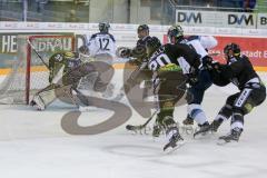 DEL - Eishockey - ERC Ingolstadt - Dornbirn Bulldogs - Saison 2017/2018 - Quermener Ronan Torwart (#33 Dornbirn) - Jacob Berglund (#12 ERCI) - Petr Taticek (#17 ERCI) - Connelly Brian (#20 Dornbirn) - Foto: Meyer Jürgen
