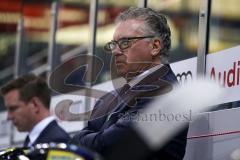 DEL - Eishockey - ERC Ingolstadt - Krefeld Pinguine - Cheftrainer Doug Shedden (ERC) konzentriert