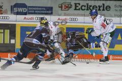 DEL - Eishockey - Saison 2018/2019 - ERC Ingolstadt - Augsburger Panther - Matt Fraser (#27 Augsburg) - Tyler Kelleher (#19 ERCI) wird gefoult - roter helm - topscorer - Foto: Meyer Jürgen