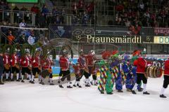 DEL - Eishockey - Saison 2018/2019 - ERC Ingolstadt - Kölner Haie - Die Schäffler marschieren auf das Eis- Foto: Meyer Jürgen