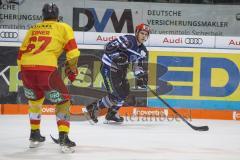 DEL - Eishockey - ERC Ingolstadt - Düsseldorf EG - Mike Collins (ERC 13) Bernhard Ebner (Nr.67, Duesseldorfer EG)