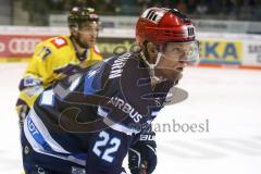 DEL - Eishockey - ERC Ingolstadt - Krefeld Pinguine - Roter Helm für den Topscorer, Vili Sopanen (ERC 22)