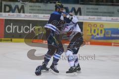 DEL - Eishockey - Saison 2018/2019 - ERC Ingolstadt - Adler Mannheim - Boxkamp Zweikampf zwischen #e7 und Cody Lampl (#32 Mannheim) - Foto: Meyer Jürgen