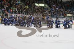 DEL - Eishockey - Saison 2018/2019 - ERC Ingolstadt - Straubing Tigers - Die Mannschaft nach dem Spiel auf dem Eis - Foto: Meyer Jürgen