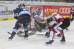 DEL - Eishockey - Saison 2018/2019 - ERC Ingolstadt - Fischtown Pinguins - Maury Edwards (#23 ERCI) - Tomas Pöpperle Torwart (#42 Bremerhaven) - Foto: Meyer Jürgen