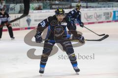 DEL - Eishockey - ERC Ingolstadt - Nürnberg Icetigers - Ryan Garbutt (ERC 28) wartet