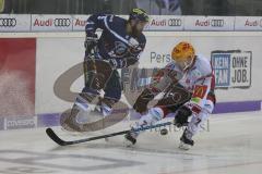 DEL - Eishockey - Saison 2018/2019 - ERC Ingolstadt - Fischtown Pinguins - Jerry D´Àmigo (#9 ERCI) - Mark Zengerle (#7 Bremerhaven) - Foto: Meyer Jürgen