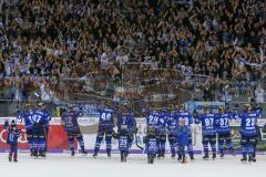DEL - Eishockey - Saison 2018/2019 - ERC Ingolstadt - Augsburger Panther - Die Mannschaft bedankt sich bei den Fans - jubel - Foto: Meyer Jürgen