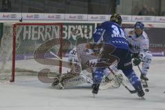 DEL - Eishockey - Saison 2018/2019 - ERC Ingolstadt - Augsburger Panther - Thomas Greilinger (#39 ERCI) - Olivier Roy Torwart (#31 Augsburg) - Foto: Meyer Jürgen