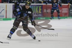 DEL - Eishockey - Saison 2018/2019 - ERC Ingolstadt - Iserlohn Roosters - Ville Koistinen (#10 ERCI) mit einem Schlagschuss - Foto: Meyer Jürgen