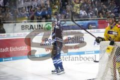 DEL - Eishockey - ERC Ingolstadt - Krefeld Pinguine - Tor 1:0 ERC durch Sean Sullivan (ERC 37) mitte Jubel