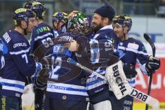 DEL - Eishockey - Saison 2018/2019 - ERC Ingolstadt - Straubing Tigers - Timo Pielmeier (#51Torwart ERCI) gratuliert Jochen Reimer (#32Torwart ERCI) - jubel - Foto: Meyer Jürgen