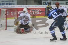 DEL - Eishockey - Saison 2018/2019 - ERC Ingolstadt - Kölner Haie - Joachim Ramoser (#47 ERCI) mit einem Schuss auf das Tor von Gustaf Wesslau Torwart (#29 Köln) - - Foto: Meyer Jürgen