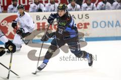 DEL - Eishockey - ERC Ingolstadt - Nürnberg Icetigers - Tim Wohlgemuth (ERC 33) zieht durch