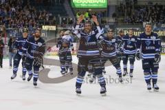DEL - Eishockey - Saison 2018/2019 - ERC Ingolstadt - Straubing Tigers - Thomas Greilinger (#39 ERCI) bedankt sich bei den Fans - Foto: Meyer Jürgen