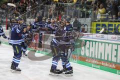 DEL - Eishockey - ERC Ingolstadt - Kölner Haie - PlayOff VF - Spiel 4 - Tor Sieg in Verlängerung 3:2 durch Brandon Mashinter (ERC 53) Jubel mit Patrick Cannone (ERC 12) Jerry D`Amigo (9 ERC)