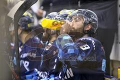 Im Bild: Jerry D´Amigo (#9 ERC) trinkt Wasser

Eishockey - Herren - DEL - Saison 2019/2020, Spiel 8 - 4.10.2019 -  ERC Ingolstadt - Fischtowns Pinguins - Foto: Ralf Lüger
