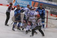 DEL - Eishockey - Saison 2020/21 - ERC Ingolstadt - Schwenninger Wild Wings - Ben Marshall (#45 ERCI) - Andreas Thuresson (#36 Schwenningen) - Zweikampf - Foto: Jürgen Meyer