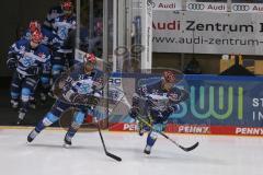 DEL - Eishockey - Saison 2020/21 - ERC Ingolstadt - Schwenninger Wild Wings - Garret Pruden (#27 ERCI) - Petrus Palmu (#52 ERCI) - beim warm machen  -Foto: Jürgen Meyer