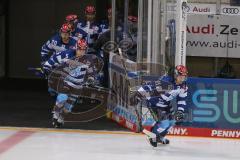 DEL - Eishockey - Saison 2020/21 - ERC Ingolstadt - Schwenninger Wild Wings - Die Mannschaft läuft zum warm machen auf das Eis - Wayne Simpson (#21 ERCI) - Foto: Jürgen Meyer